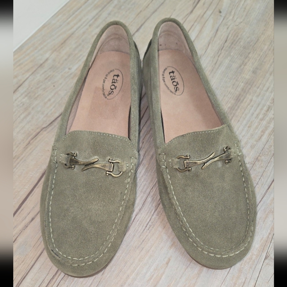 Taos Footwear Women's Green Herb Suede Mocassin